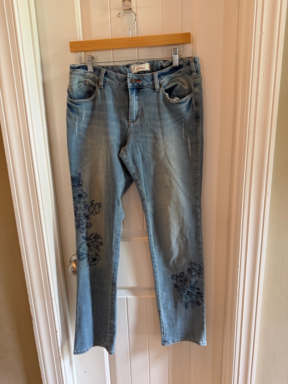 Sundance floral embroidered Magnolia jean